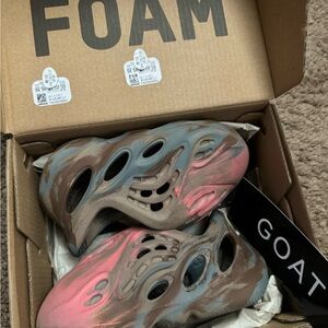 Yeezy Toddler foam runners like new 5K